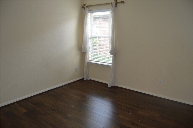 Building Photo - 18011 Rose Hill Park Ln