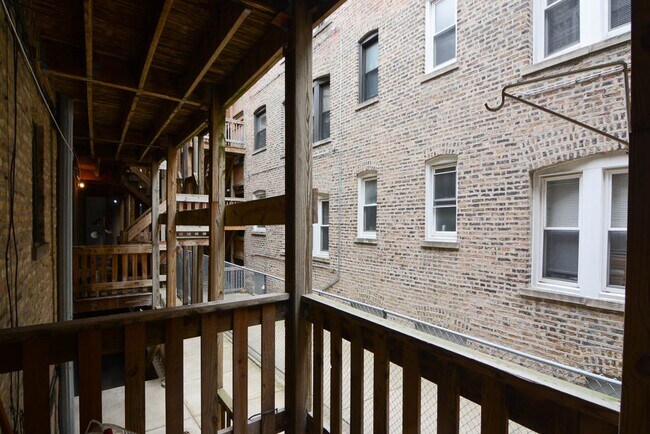 Building Photo - 4420 N Wolcott Ave
