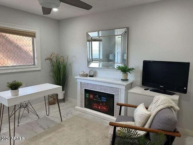 Building Photo - 7436 E Chaparral Rd