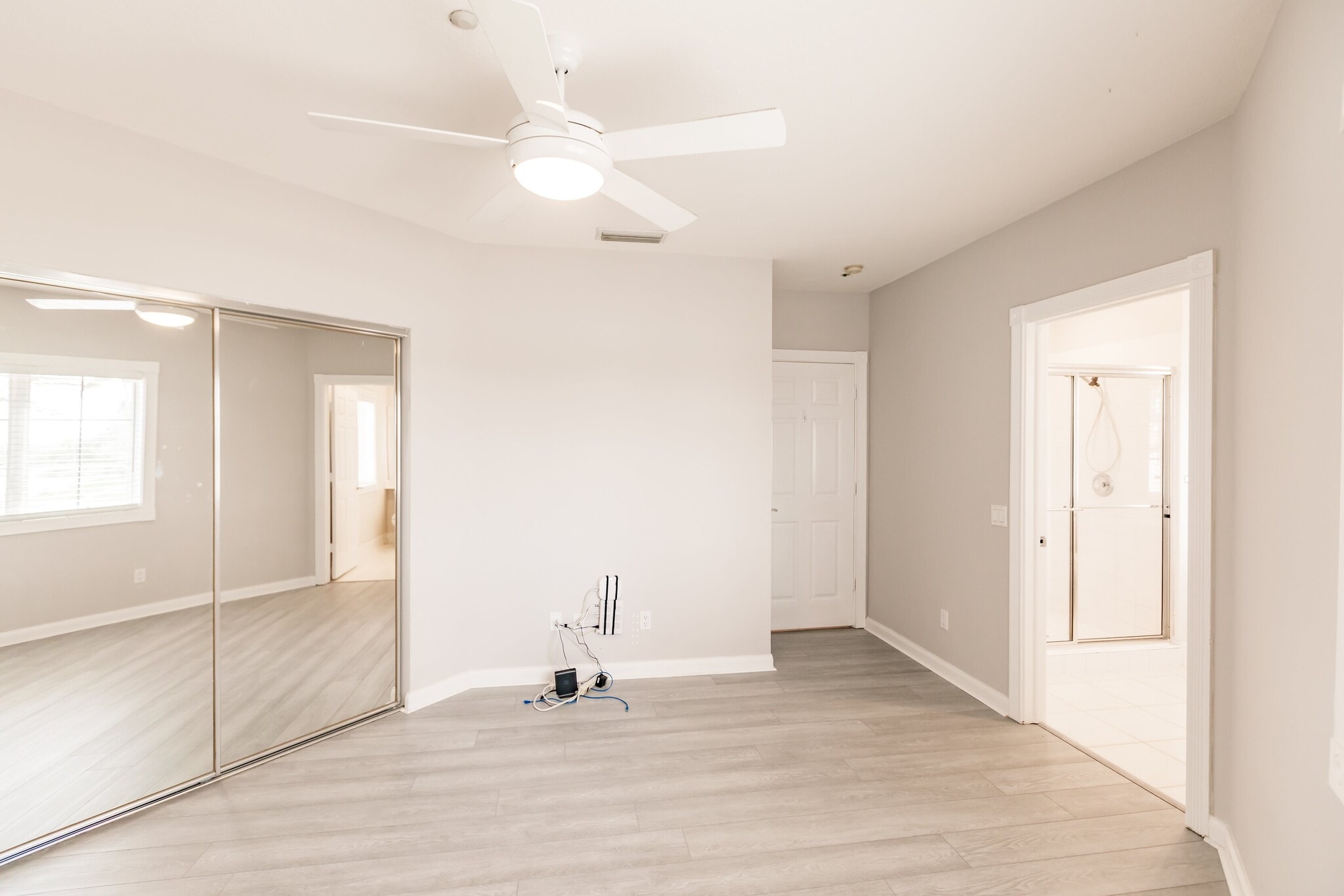 Building Photo - 3150 Village Walk Cir