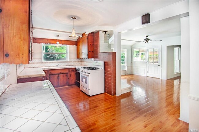 Building Photo - 11258 Canton Dr