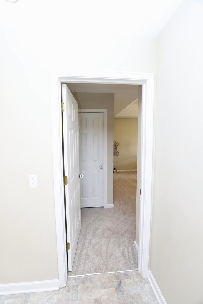 Building Photo - 1116 Waverly Pl Dr