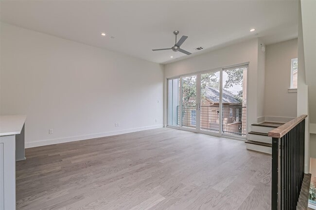 Building Photo - 6028 Lewis St