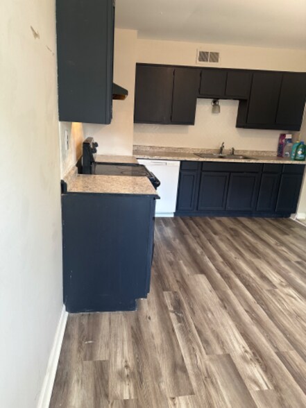 Building Photo - 6319 Hackberry Way