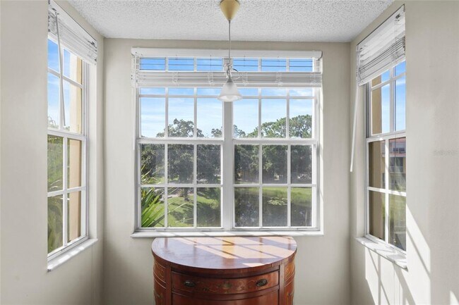 Building Photo - 5681 Bentgrass Dr