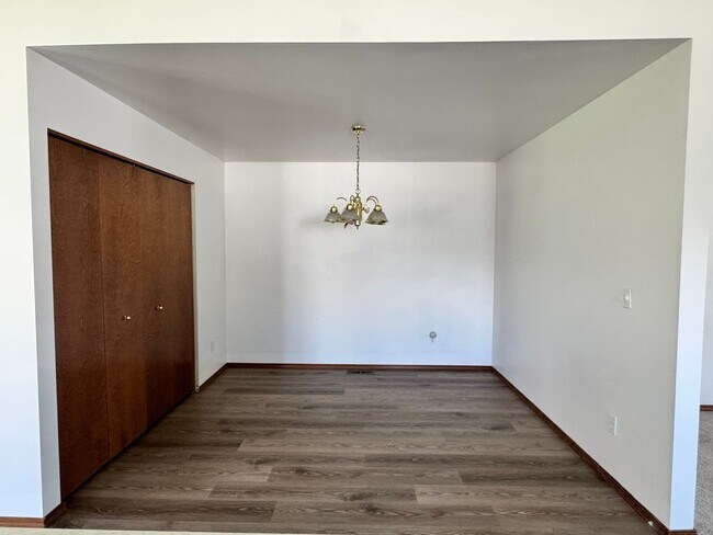 Building Photo - 4957 Pear Butte Dr