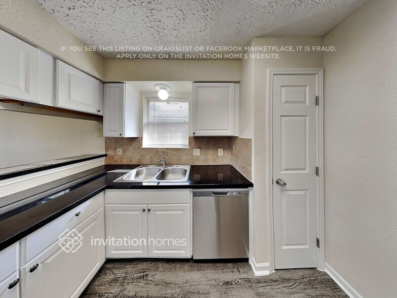 Building Photo - 3209 Wavecrest St