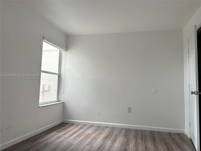 Building Photo - 17565 NW 67th Pl