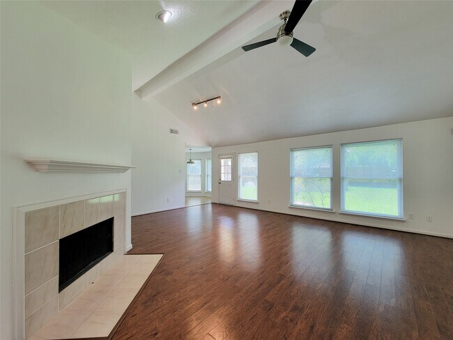 Building Photo - 16807 Sussex Dr