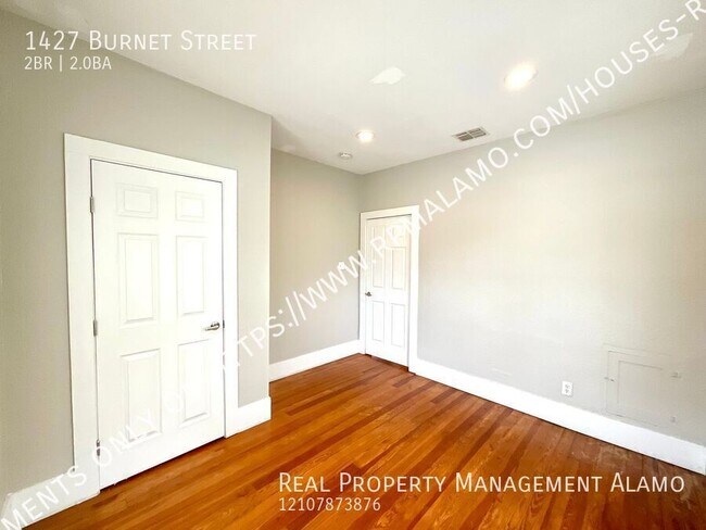 Building Photo - 1427 Burnet St