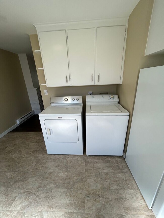 Building Photo - Girgis Duplex