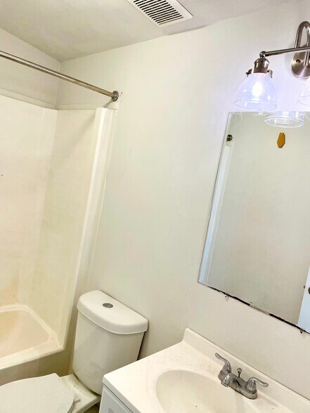 Building Photo - 1009 Pine Eagle Ln