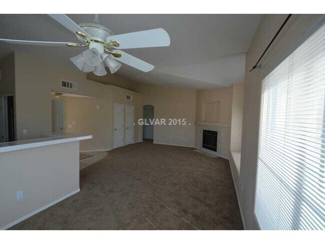 Building Photo - 2 Bed/ 2 Bath upstairs Condo in Guard Gated Painted Desert