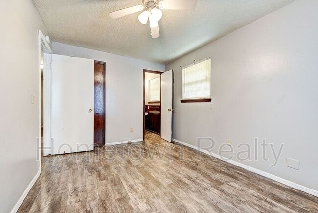 Building Photo - 5216 Creekwood Terrace