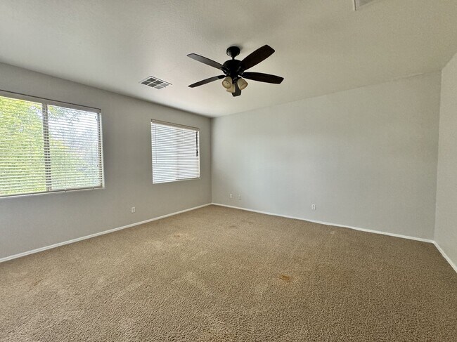 Building Photo - 43658 Caven Dr