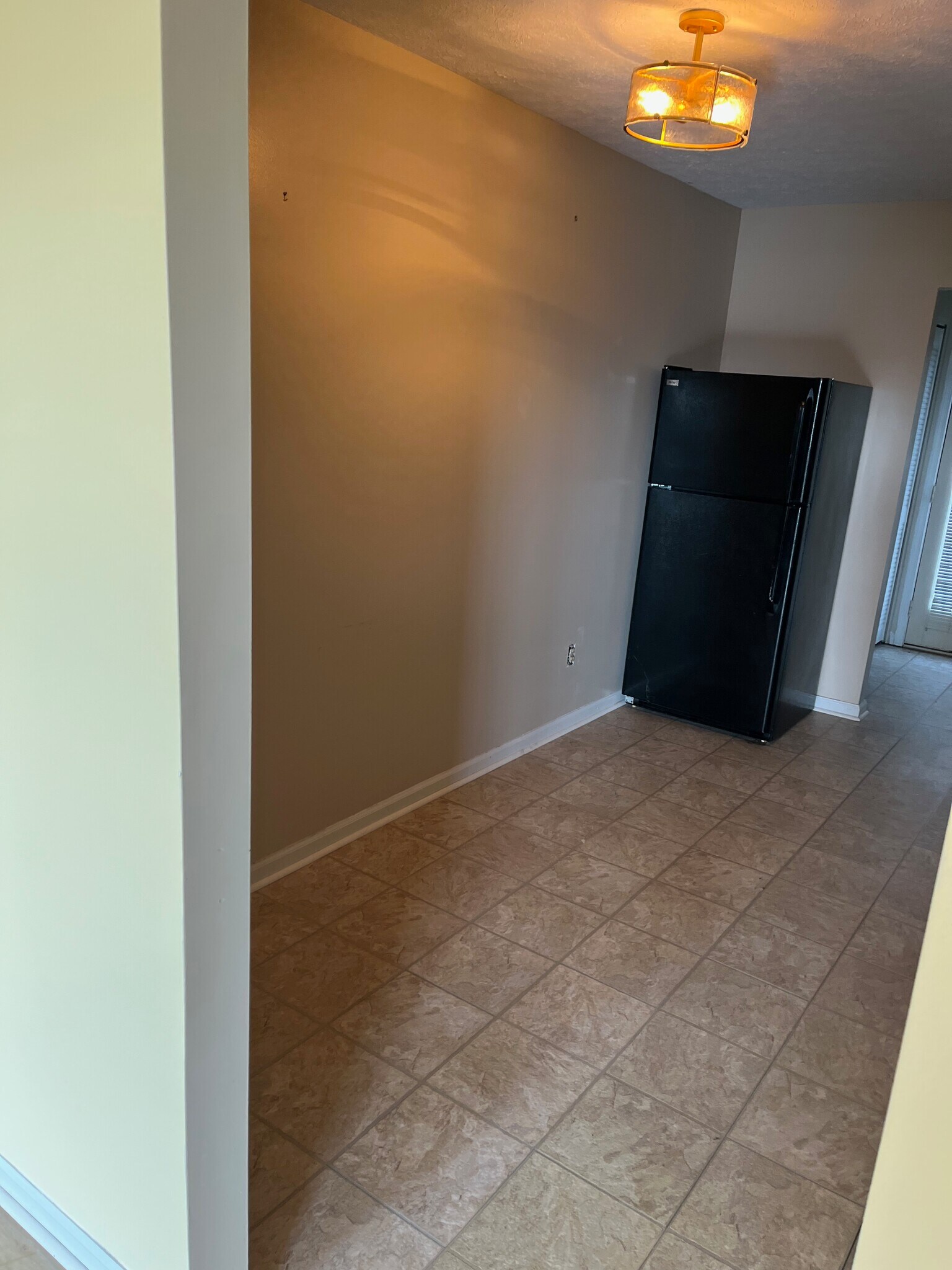 Building Photo - 1012 Windview Pl