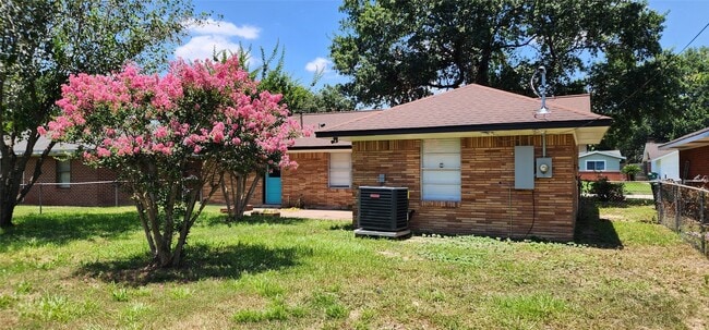 Building Photo - 4921 Nina Lee Ln