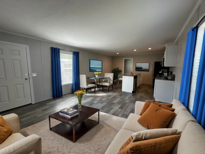 Building Photo - 2239 Wellington Green Dr