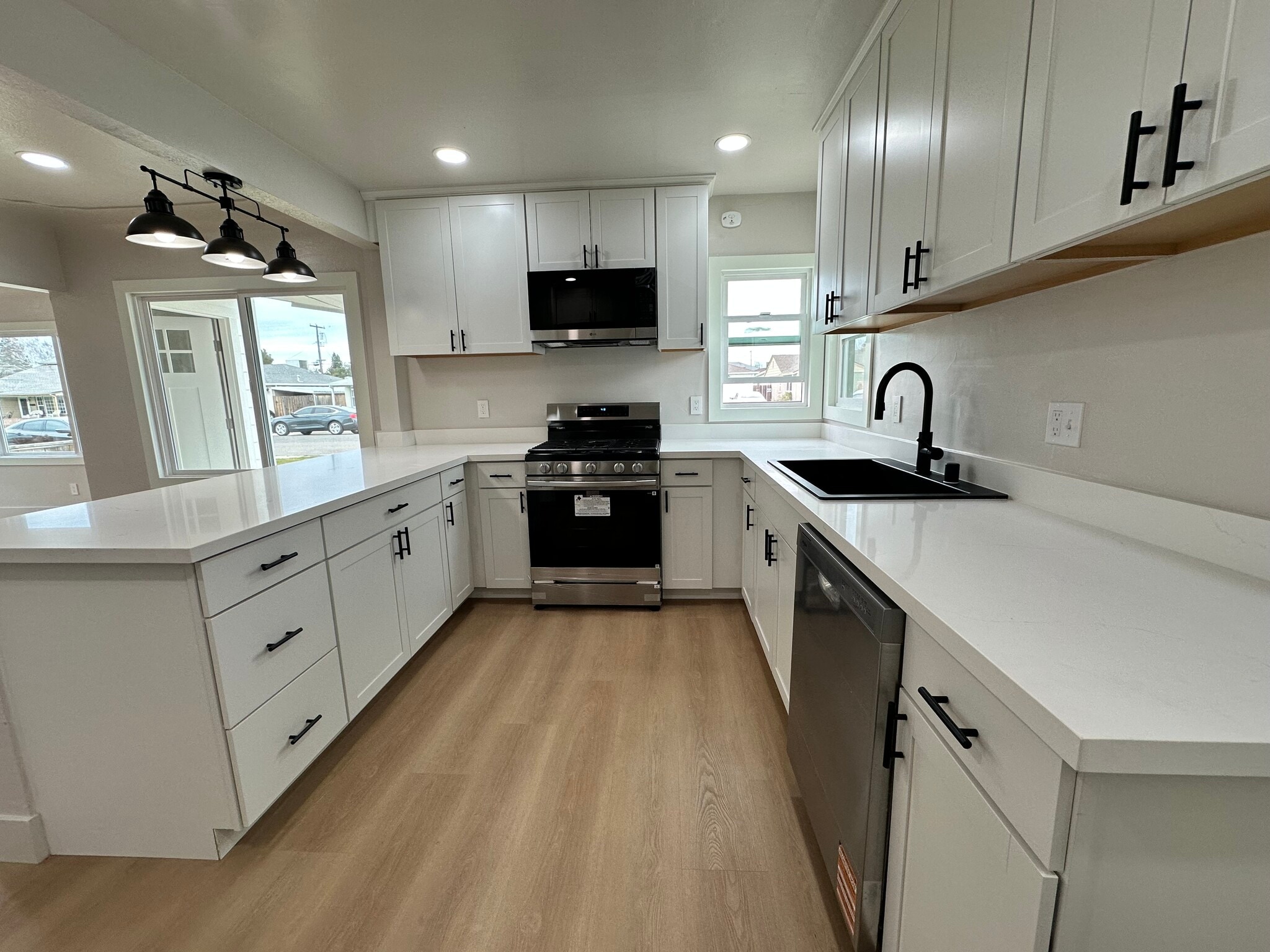 Building Photo - 534 Alicante Dr
