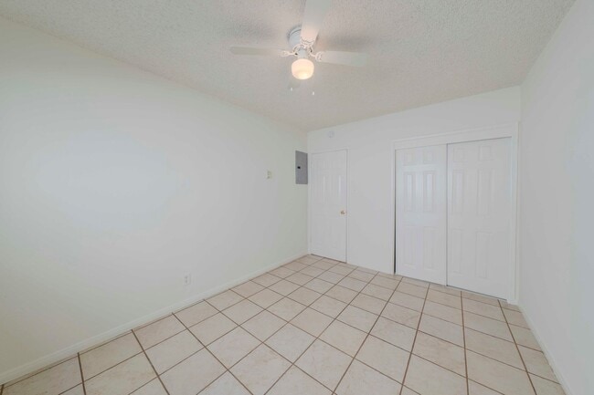 Building Photo - CORONADO