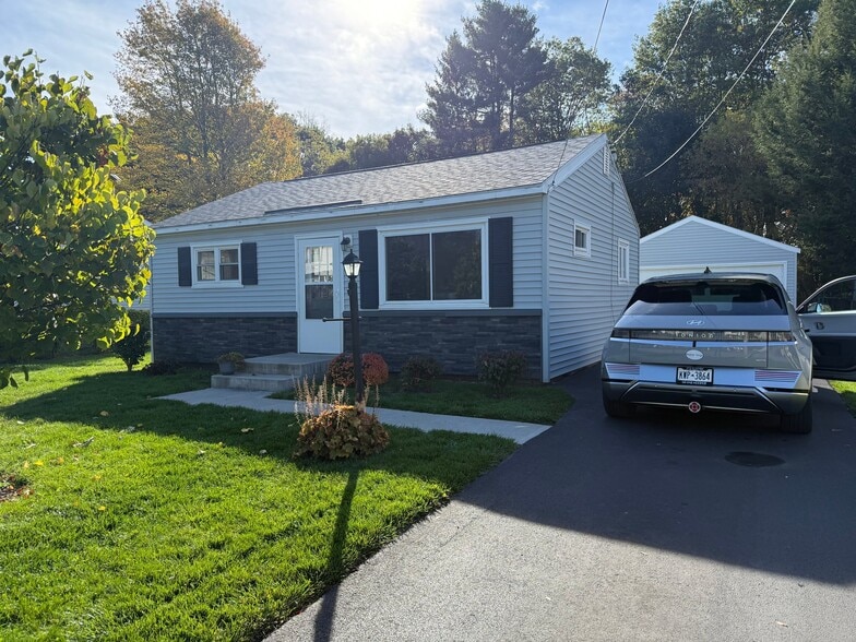 Building Photo - 41 Mary Hadge Dr