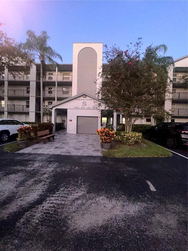 Building Photo - 1351 SW 125th Ave