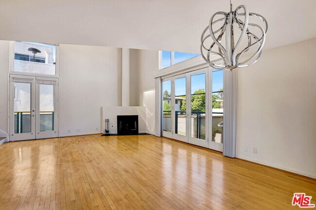 Building Photo - 811 21st St