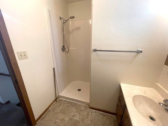 Building Photo - 3 Bedroom Townhome Close to College Avenue