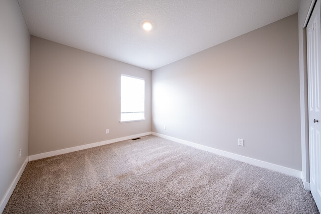 Building Photo - 5109 Mustang Dr