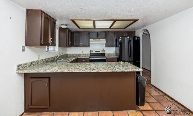 Building Photo - 770 W 37th St