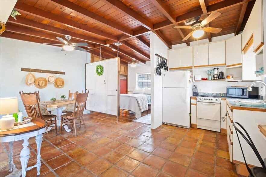 Building Photo - 408 Harrison Ave