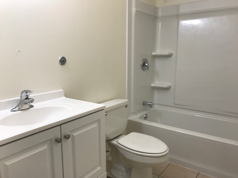 2nd Floor Full Bath - 238 Base Hill Rd