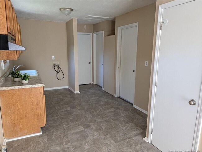 Building Photo - 203 Wall St