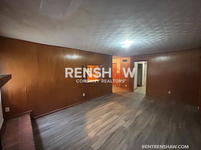 Building Photo - 4593 Wooddale Ave