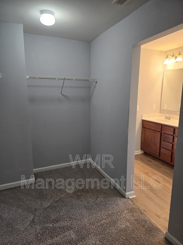 Building Photo - 912 Sherman St