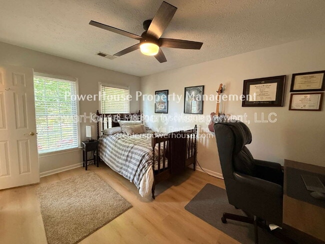 Building Photo - 179 High Creek Dr