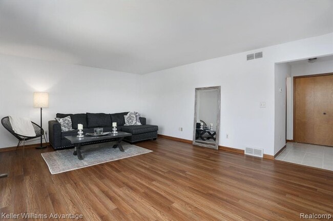 Building Photo - 27320 Sandy Hill Ln