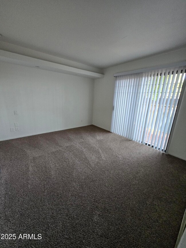 Building Photo - 5035 N 10th Pl