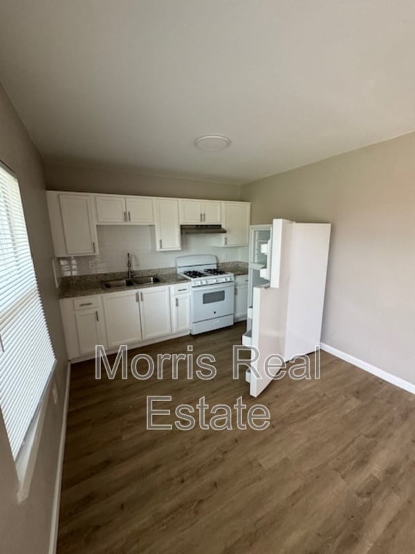 Building Photo - 201 W Green Ave