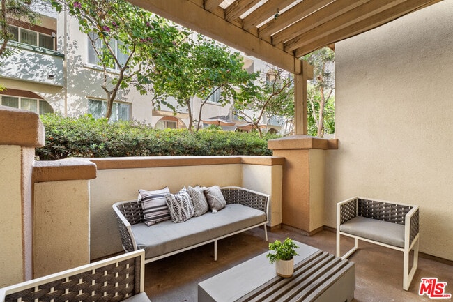 Building Photo - 5935 Playa Vista Dr