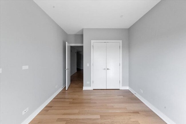 Building Photo - 4 bedroom in Chicago IL Chicago