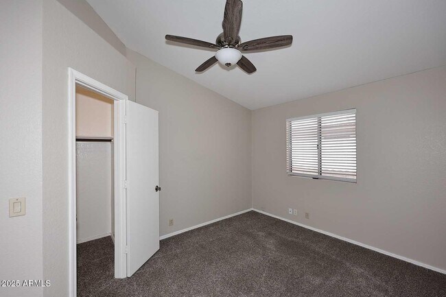 Building Photo - 4331 E Siesta Ln