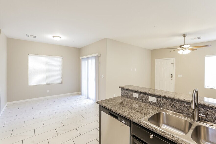 Building Photo - 7708 Twirling Yarn Ct