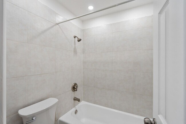 Building Photo - 626 NW 13th St