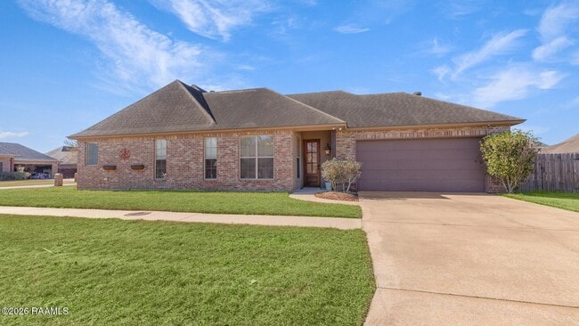 Building Photo - 814 Flambant Dr