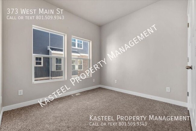 Building Photo - 373 W Main St