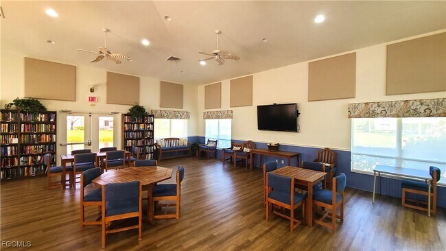 Building Photo - 14571 Daffodil Dr