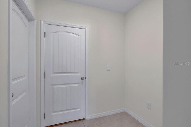 Building Photo - 12035 Holystone St