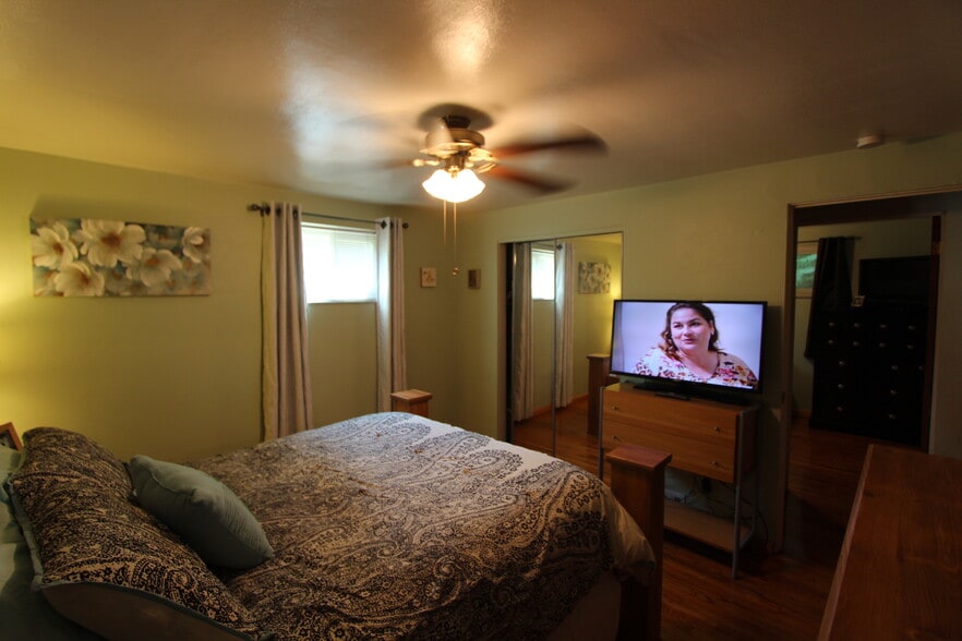 Bedroom - 3441 Brighton Rd