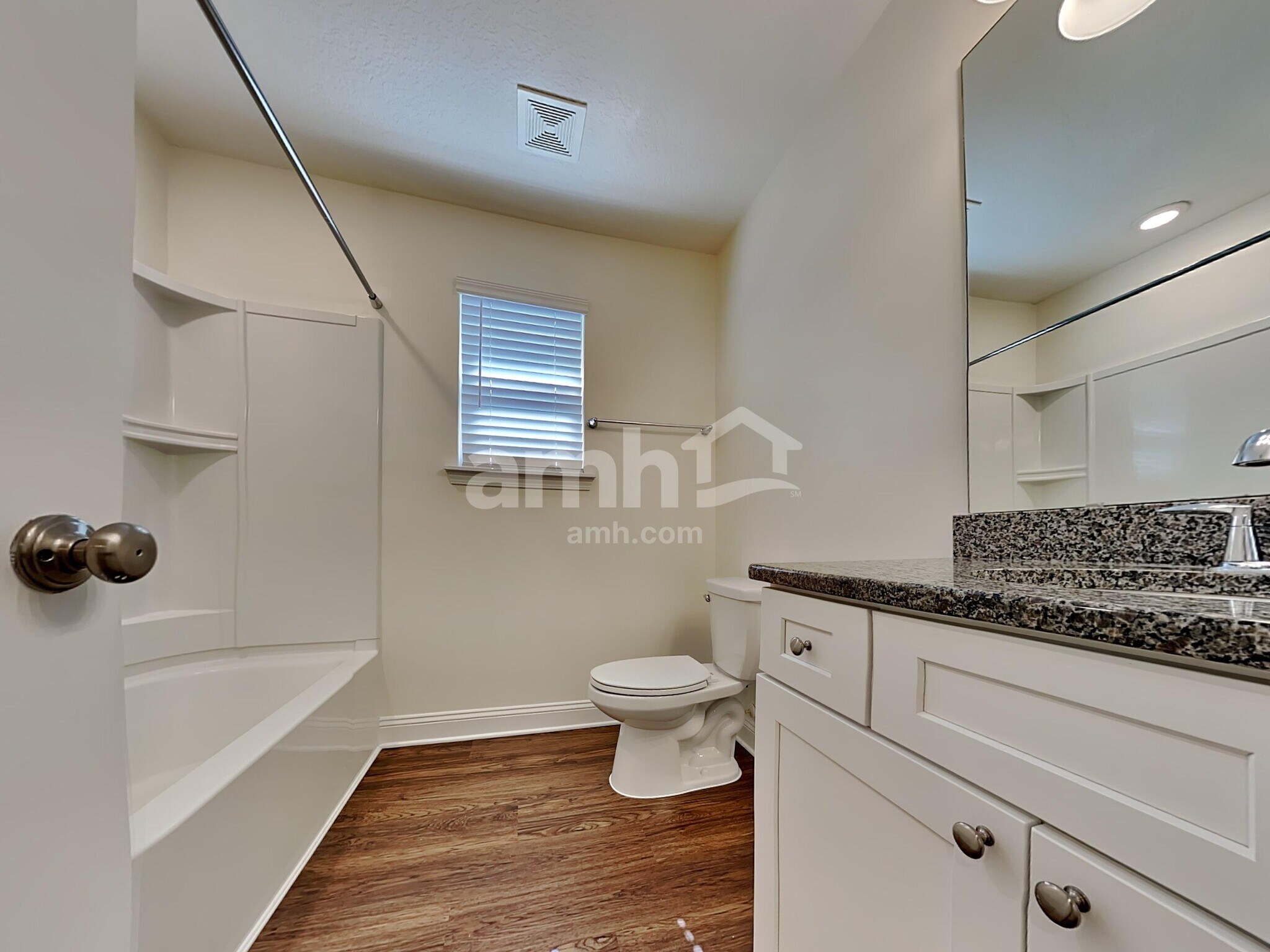 Building Photo - 3120 Creek Village Ln